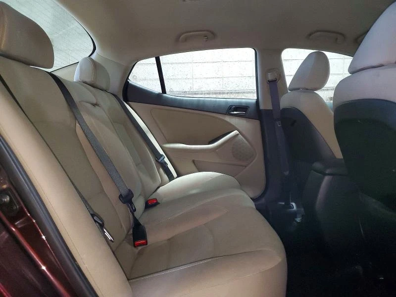 Kia Optima 2.4L 4 Front-wheel Drive, снимка 13 - Автомобили и джипове - 53559434