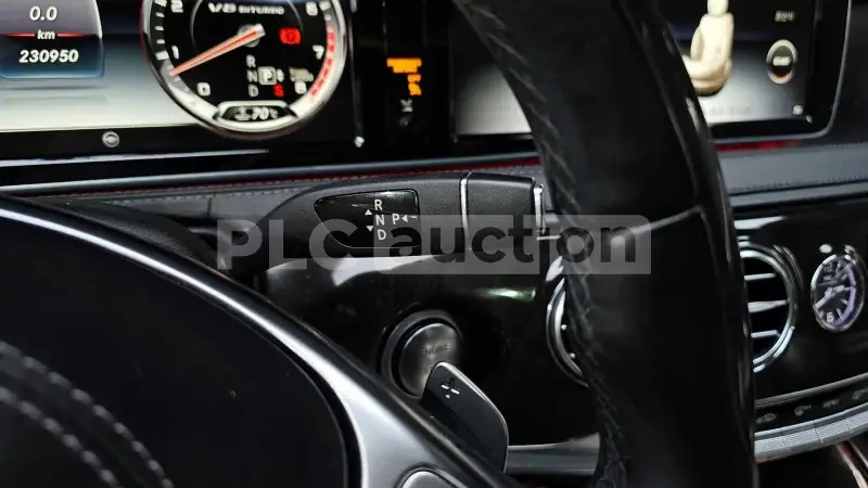 Mercedes-Benz S 63 AMG Масажни седалки* 360-градусова камера, снимка 9 - Автомобили и джипове - 54077126