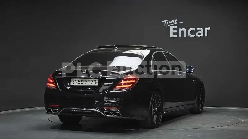Mercedes-Benz S 63 AMG Масажни седалки* 360-градусова камера, снимка 2 - Автомобили и джипове - 54077126