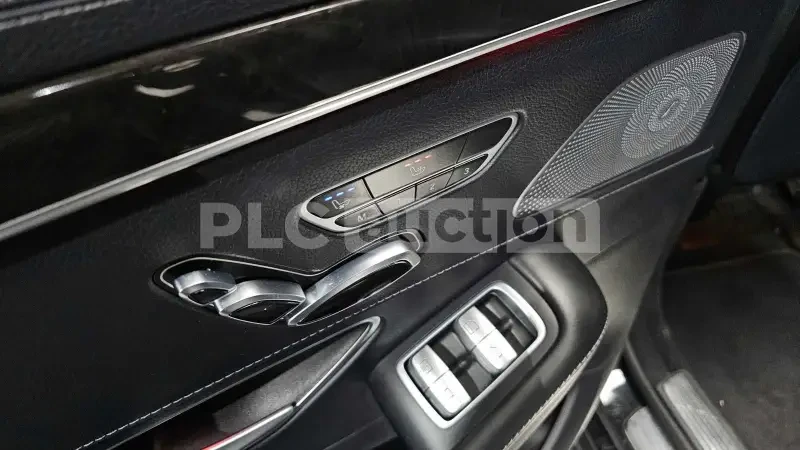 Mercedes-Benz S 63 AMG Масажни седалки* 360-градусова камера, снимка 17 - Автомобили и джипове - 54077126