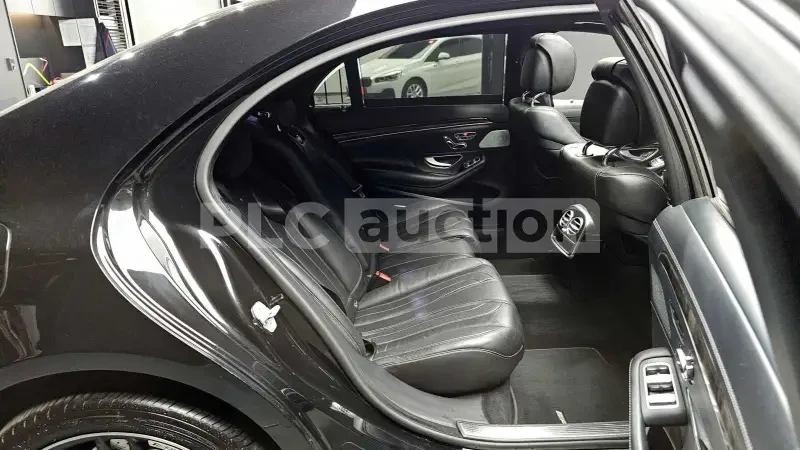 Mercedes-Benz S 63 AMG Масажни седалки* 360-градусова камера, снимка 11 - Автомобили и джипове - 54077126