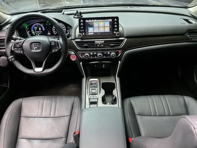Honda Accord 2.0 Hybrid - САМО 30% АВАНС!, снимка 14 - Автомобили и джипове - 55936571