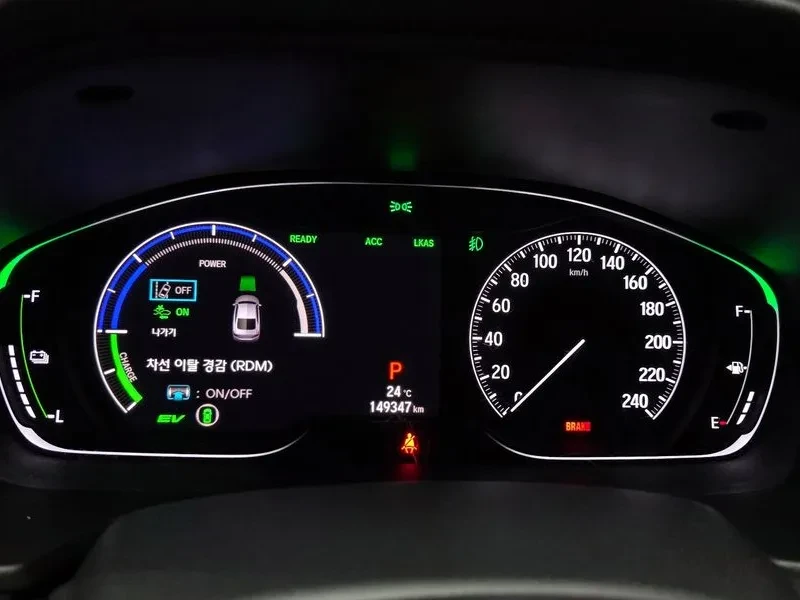 Honda Accord 2.0 Hybrid - САМО 30% АВАНС!, снимка 16 - Автомобили и джипове - 55936571