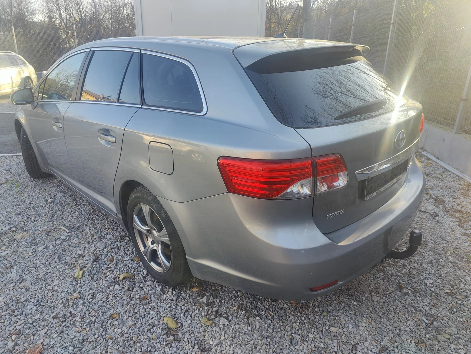 Toyota Avensis Avensis 1.8I 95000km - изображение 3