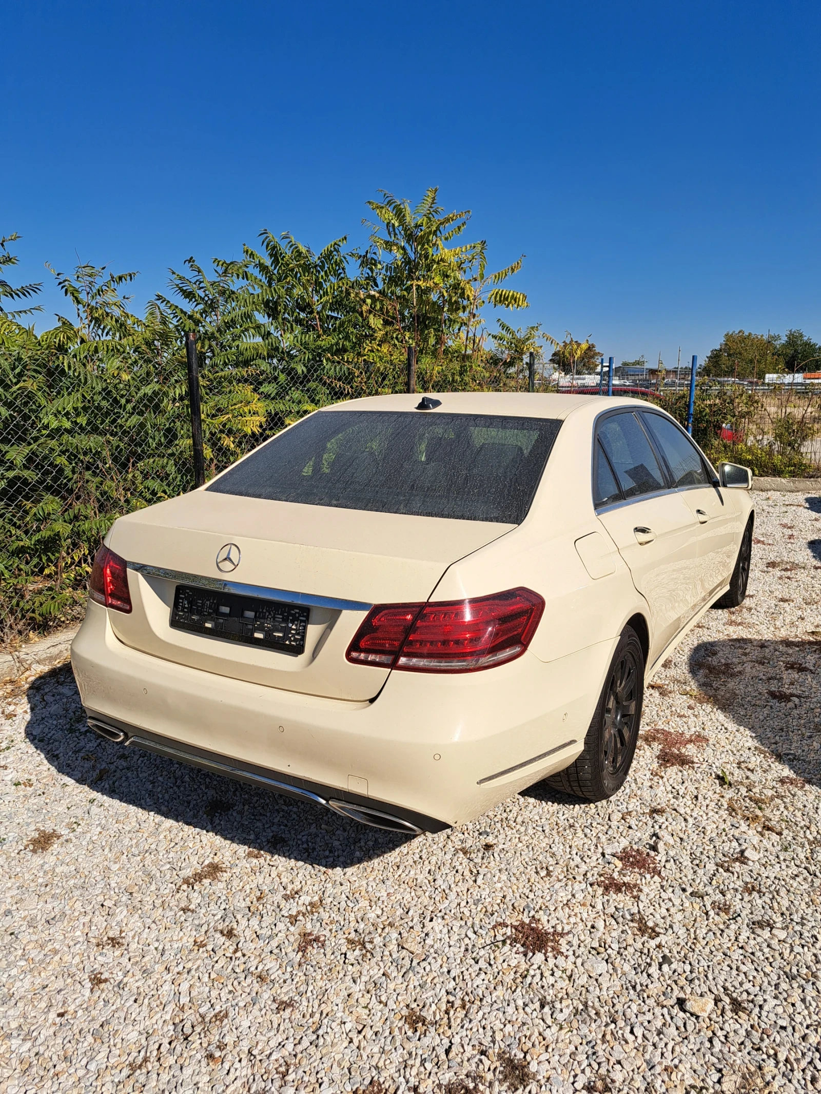 Mercedes-Benz E 220  - изображение 2