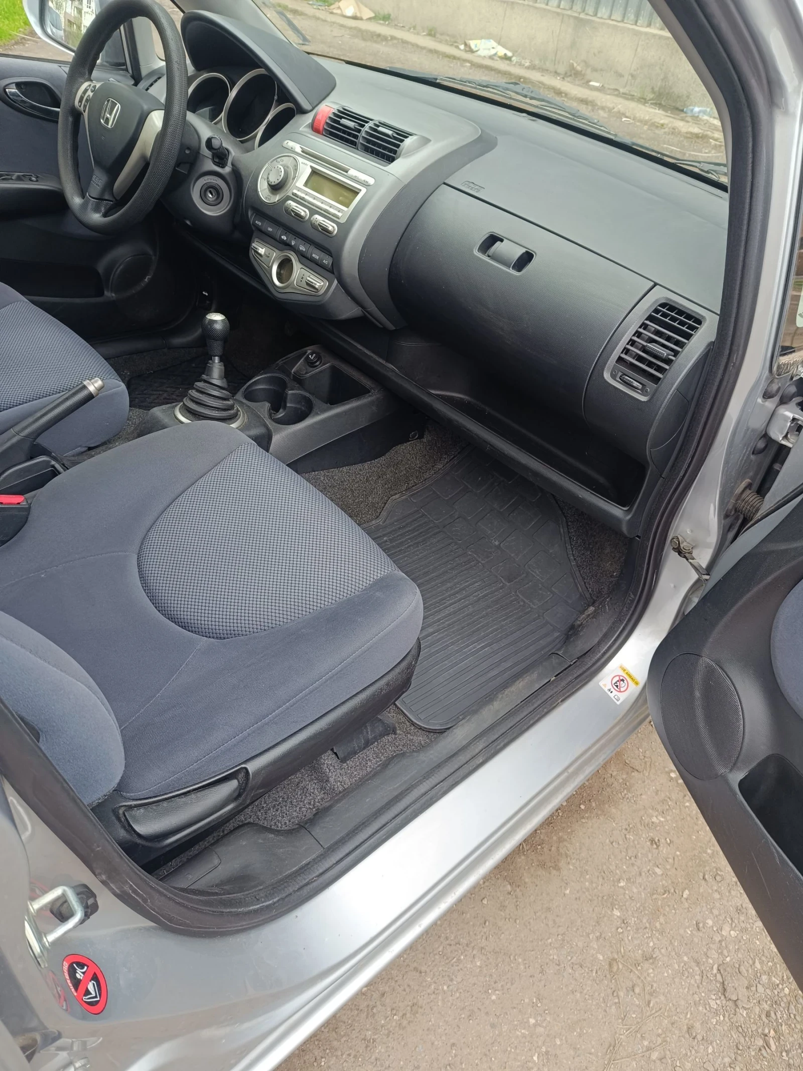 Honda Jazz 1.4, 83 кс., фейслифта  - изображение 10