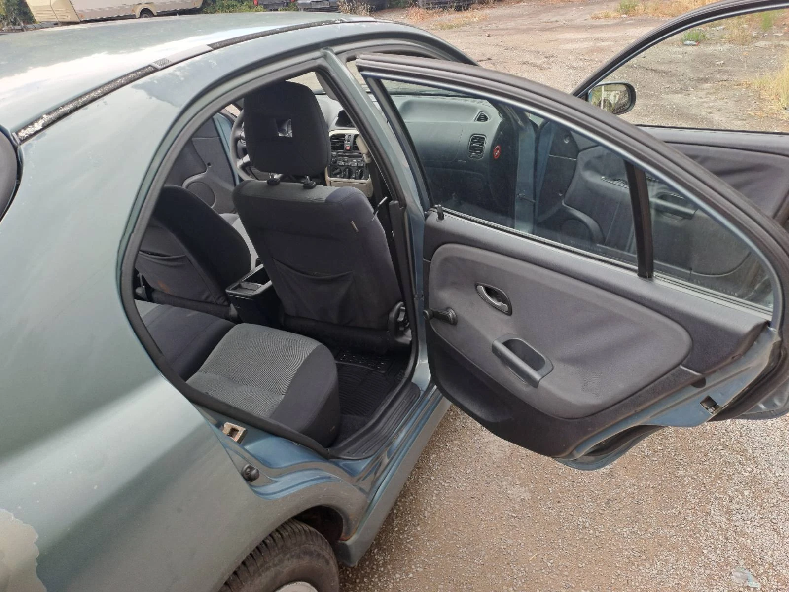 Mitsubishi Carisma  - изображение 10