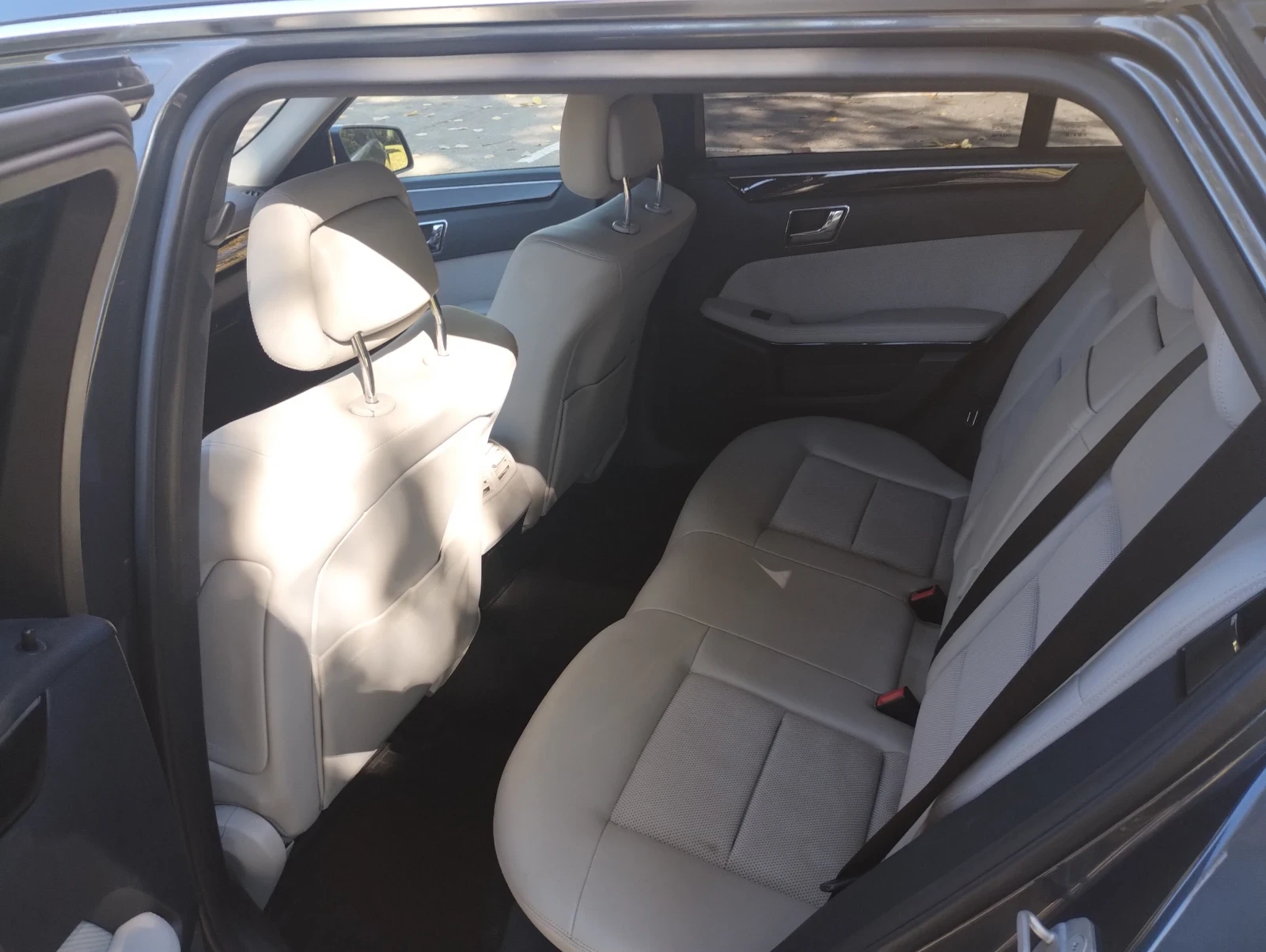 Mercedes-Benz E 350  - изображение 6