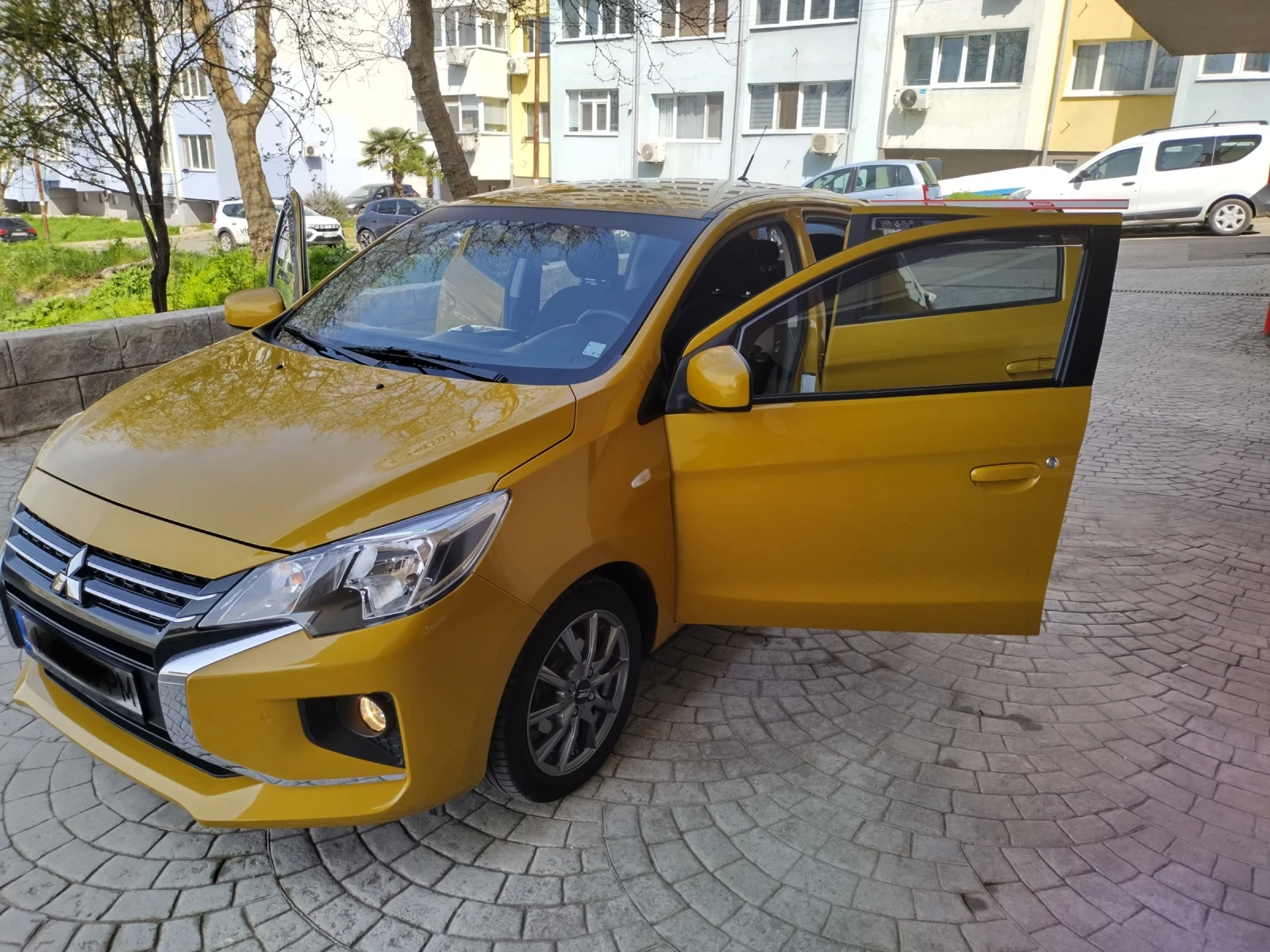 Mitsubishi Space star, снимка 7 - Автомобили и джипове - 54180704