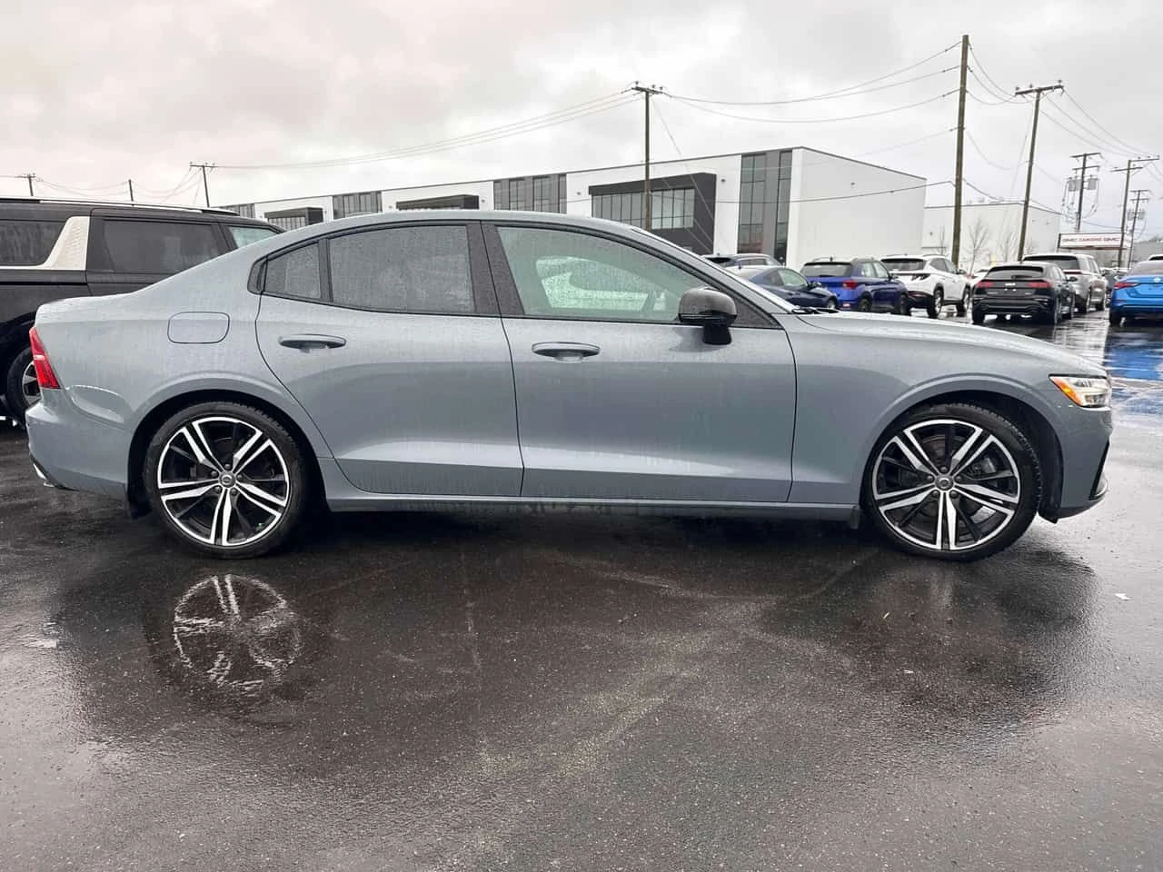 Volvo S60  | B5 AWD R Design | DISTRONIC | ДВА КЛЮЧА , снимка 4 - Автомобили и джипове - 54467377