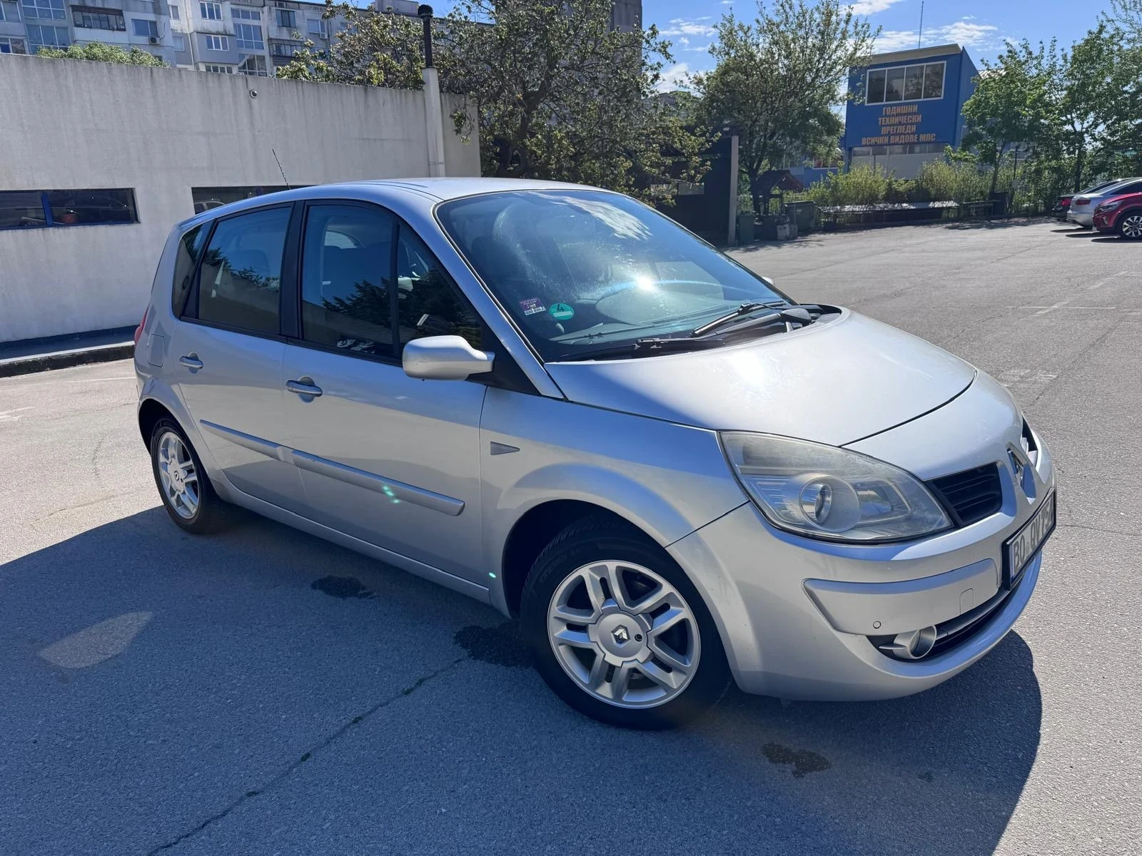 Renault Scenic, снимка 3 - Автомобили и джипове - 54552122