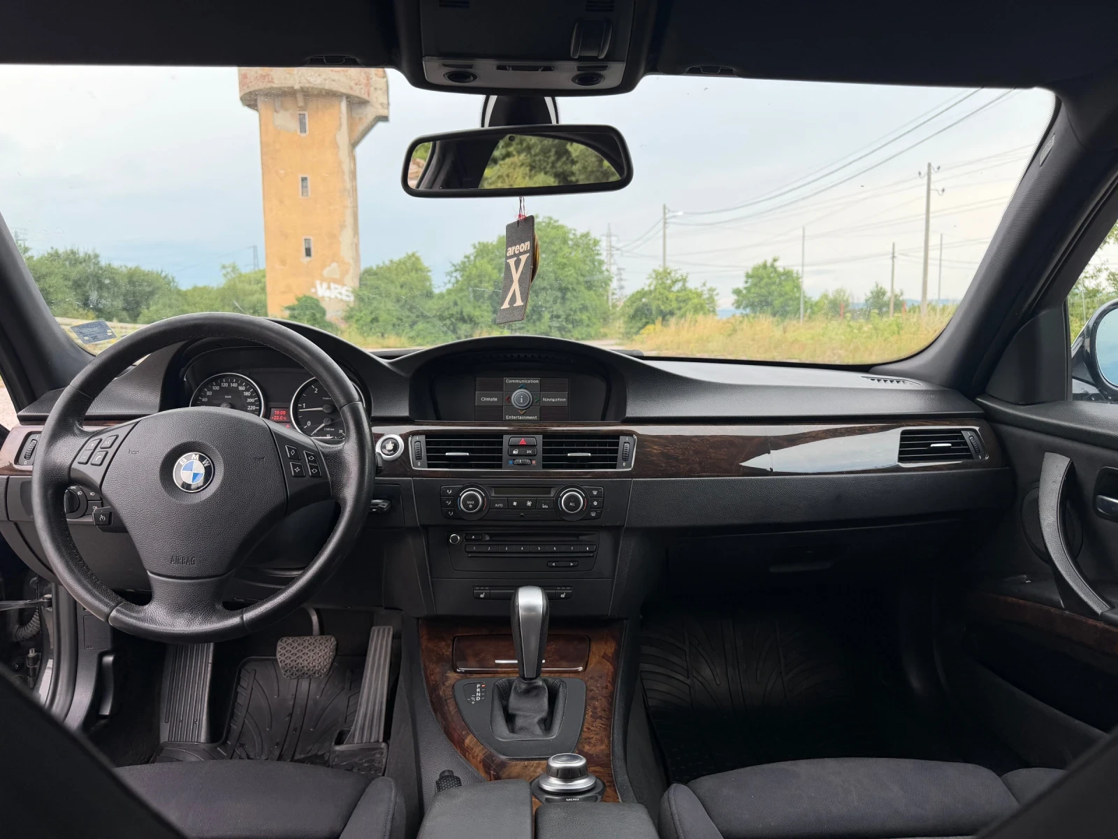 BMW 320, снимка 12 - Автомобили и джипове - 55416952