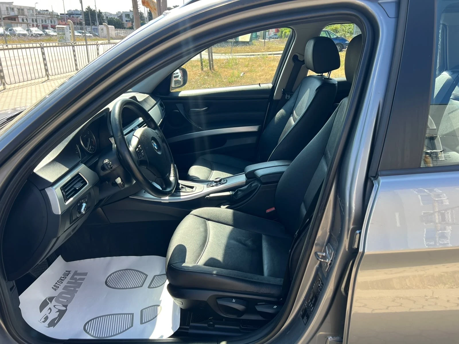 BMW 320 xDrive/AVTOMAT, снимка 8 - Автомобили и джипове - 55427779