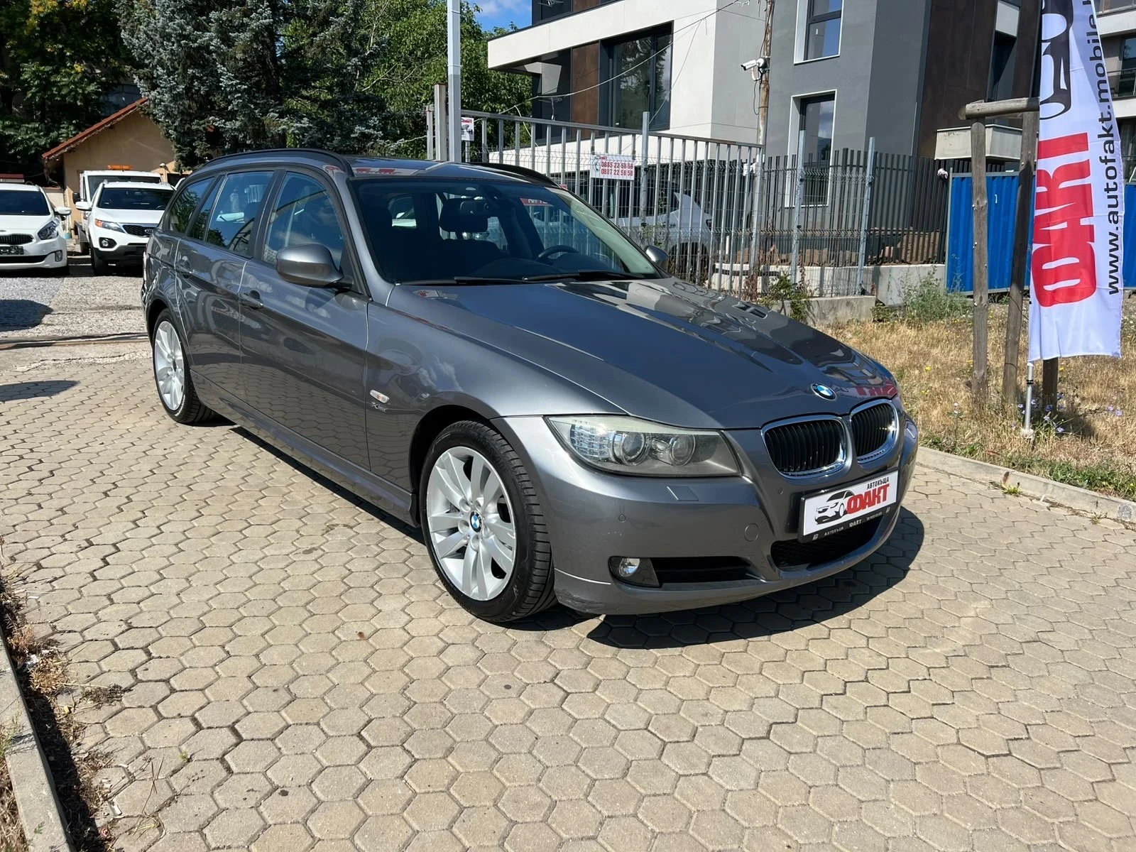 BMW 320 xDrive/AVTOMAT, снимка 3 - Автомобили и джипове - 55427779
