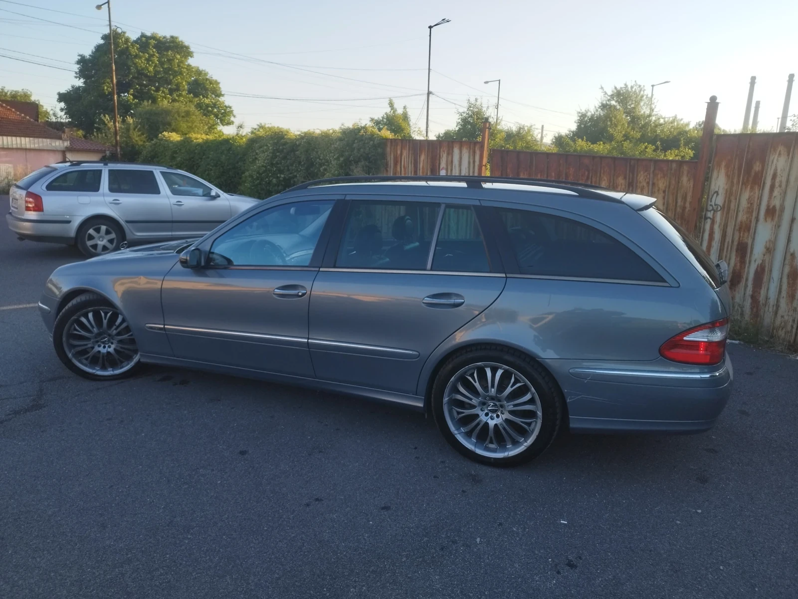 Mercedes-Benz E 320 НАПЪЛНО ОБСЛУЖЕН 204hp., снимка 7 - Автомобили и джипове - 55510435