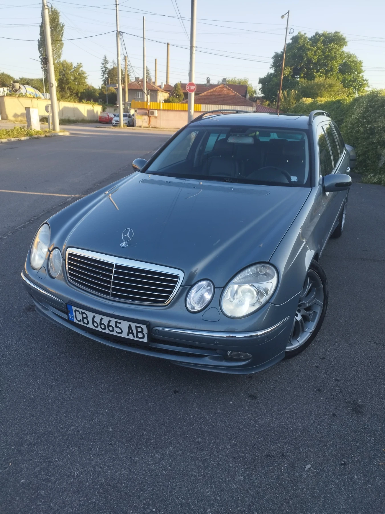 Mercedes-Benz E 320 НАПЪЛНО ОБСЛУЖЕН 204hp., снимка 2 - Автомобили и джипове - 55510435