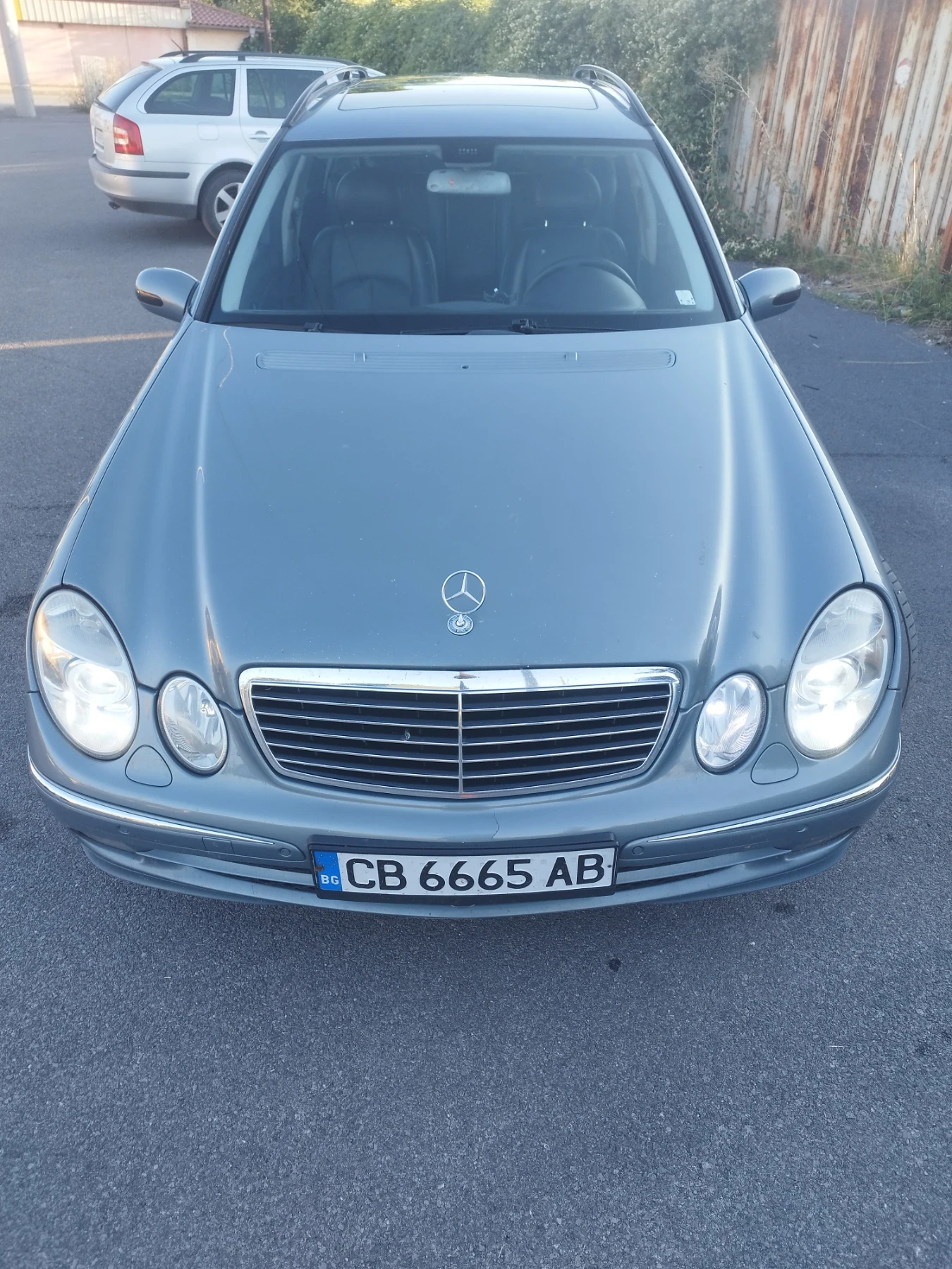 Mercedes-Benz E 320 НАПЪЛНО ОБСЛУЖЕН 204hp., снимка 3 - Автомобили и джипове - 55510435