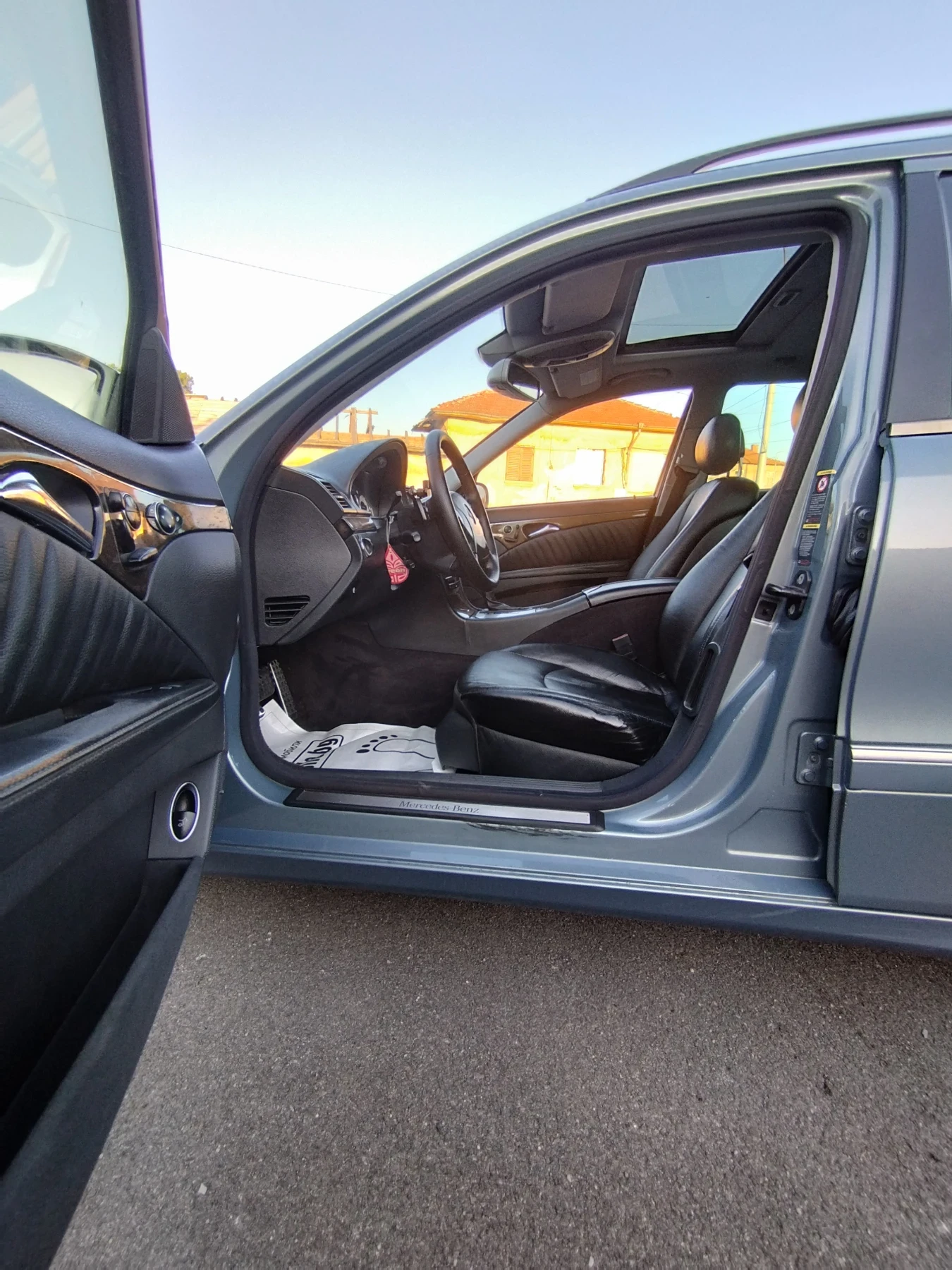 Mercedes-Benz E 320 НАПЪЛНО ОБСЛУЖЕН 204hp., снимка 15 - Автомобили и джипове - 55510435