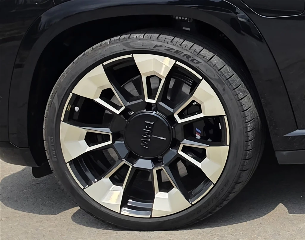 BMW XM, снимка 5 - Автомобили и джипове - 55833530