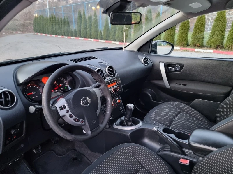 Nissan Qashqai 1.6 Климатроник/Бензин, снимка 11 - Автомобили и джипове - 43400635