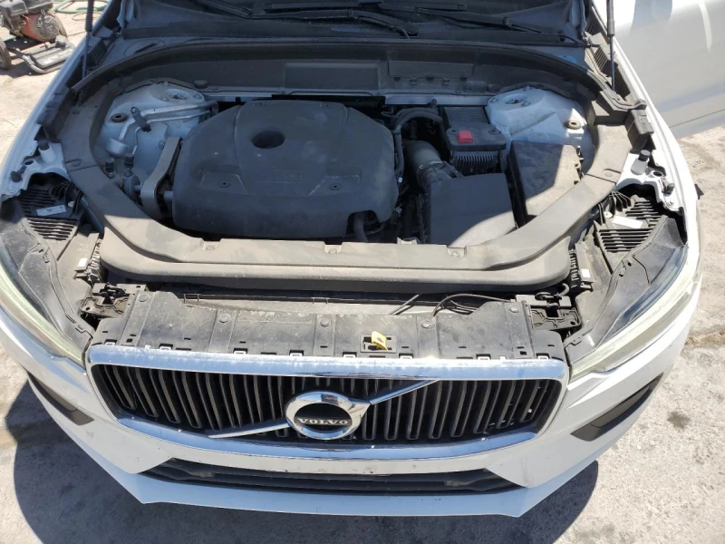 Volvo XC60 Momentum, снимка 7 - Автомобили и джипове - 48576818