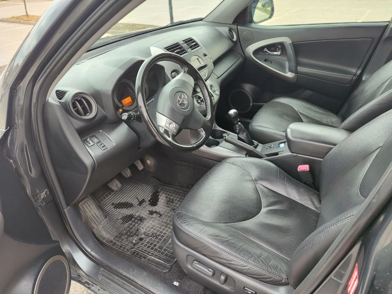 Toyota Rav4 2.2dcat, снимка 5 - Автомобили и джипове - 48590478