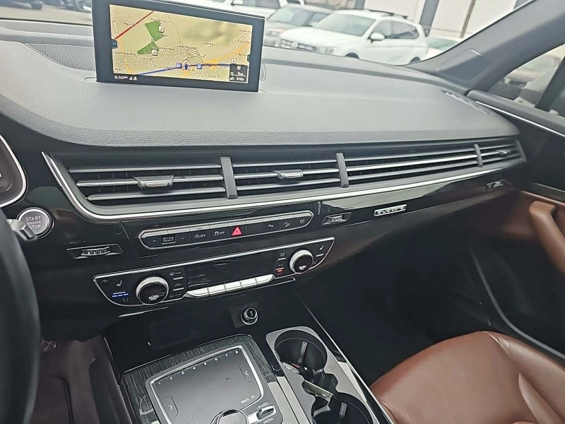 Audi Q7 !Клип!* Matrix* Distronic* Virtual* Обдух* Подгрев, снимка 7 - Автомобили и джипове - 49505709