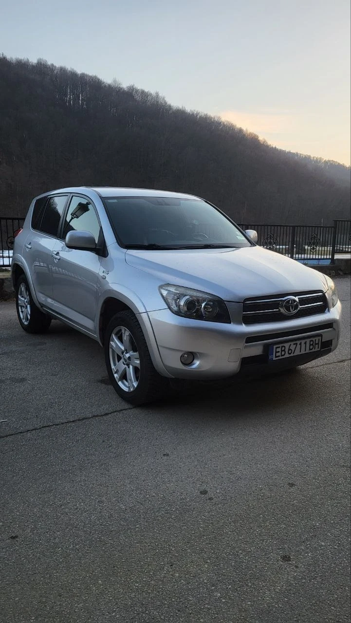 Toyota Rav4 2.2 D-CAT, Crossover, 177кс., 6 скорости , снимка 1 - Автомобили и джипове - 49239579