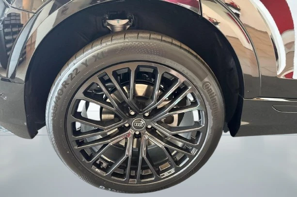 Audi Q8 55 TFSIe Quattro = S-line = Гаранция - изображение 5