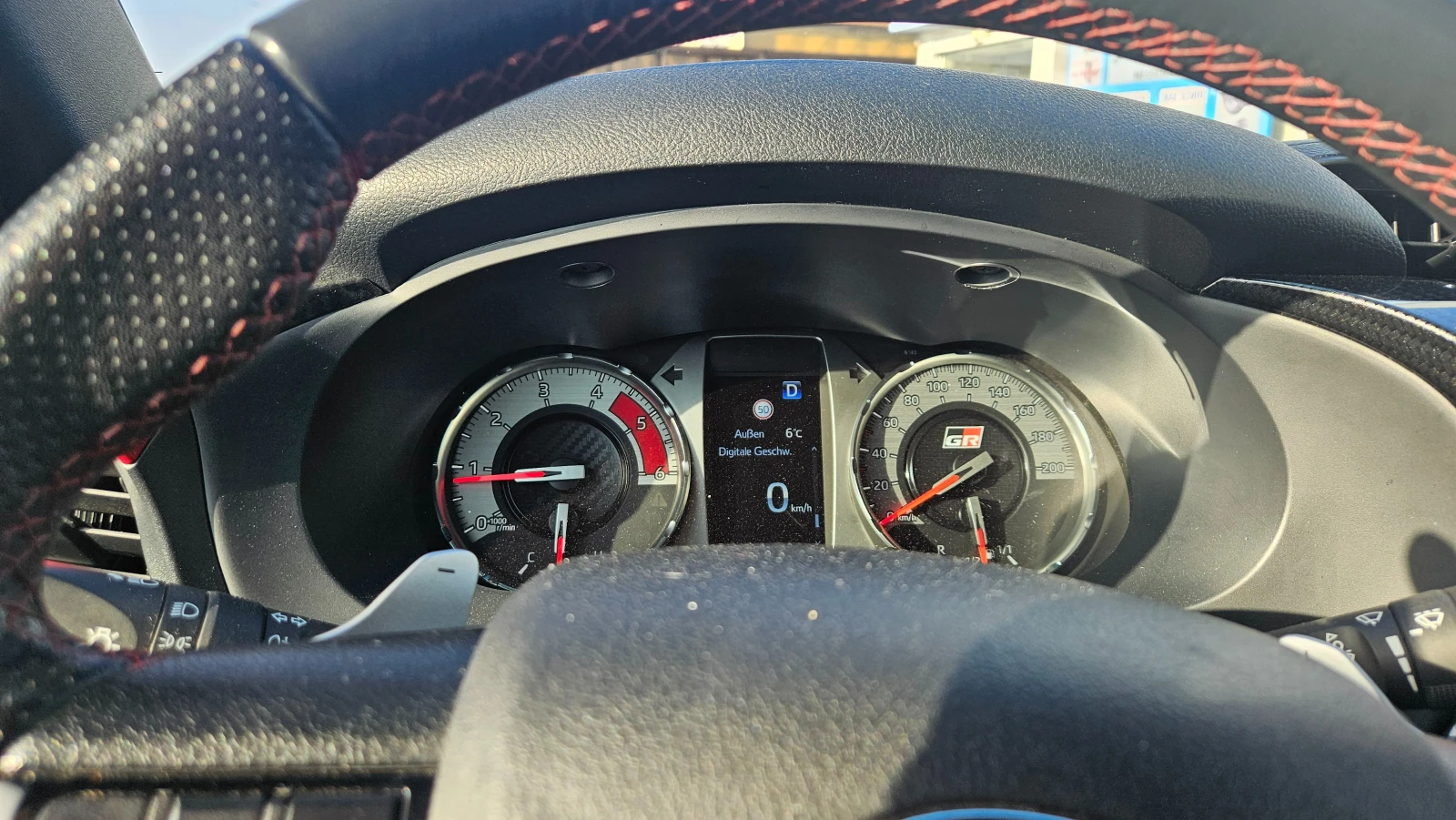 Toyota Hilux GR Sport - изображение 10
