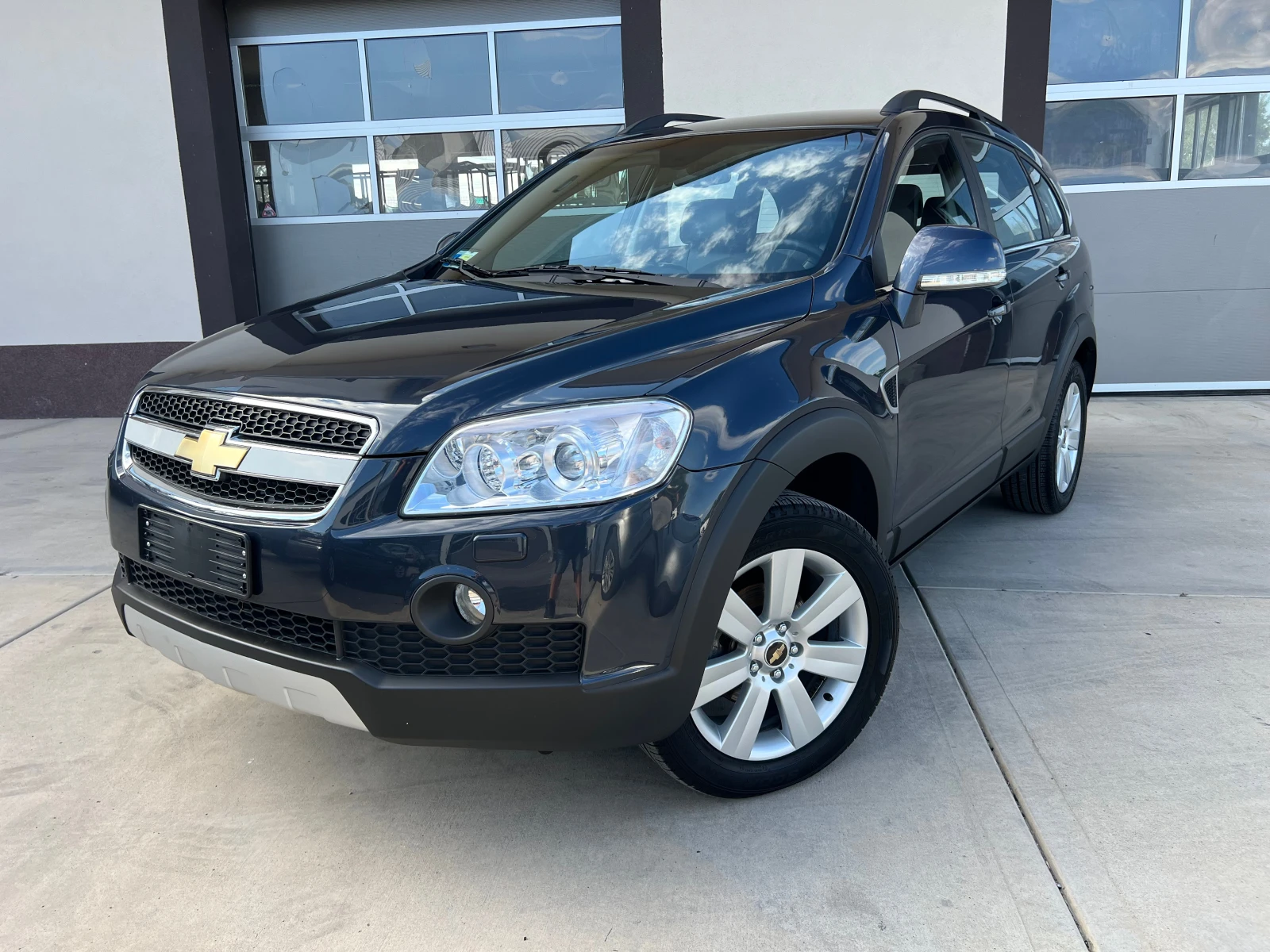 Chevrolet Captiva 2.0CDTI LT-4X4-КОЖА-7МЕСТА-ПОДГРЕВ-145000 КМ. ИТА - изображение 3