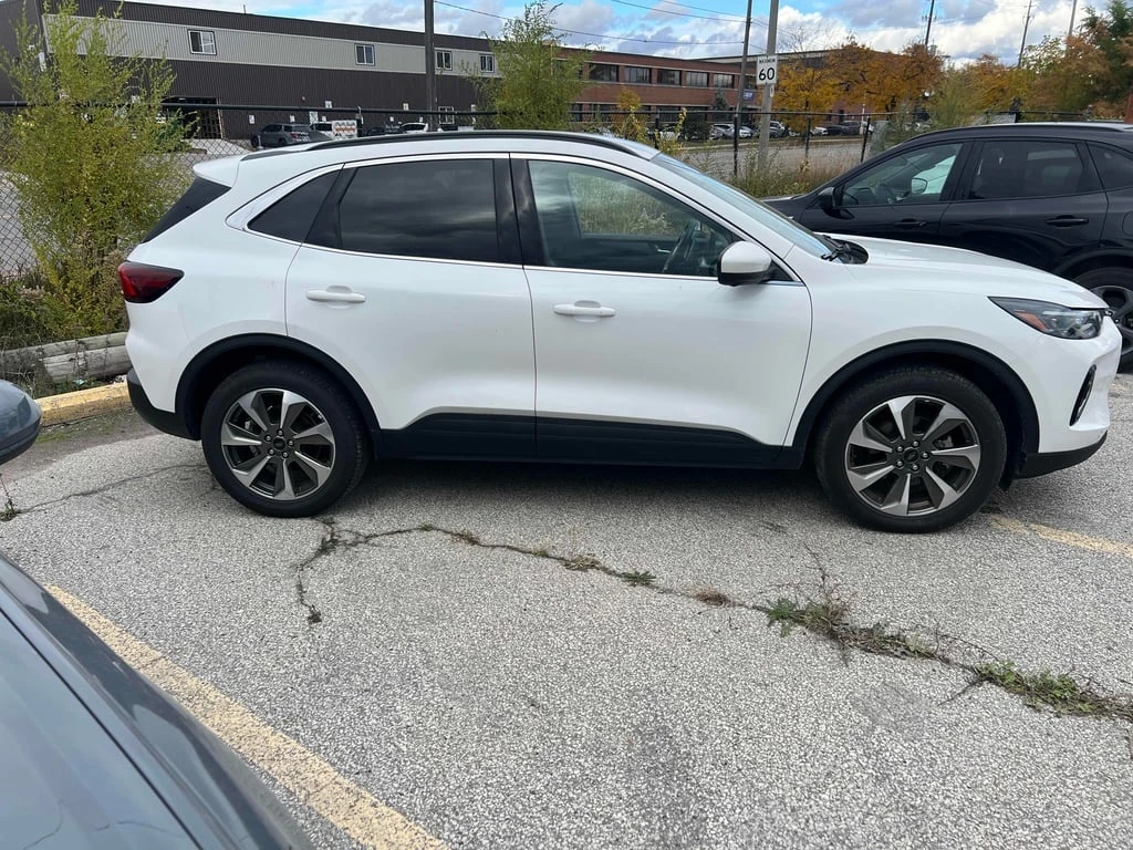 Ford Escape 2023 Platinum * CARFAX * БЕЗ ПЪРВОНАЧАЛНА ВНОСКА - изображение 4