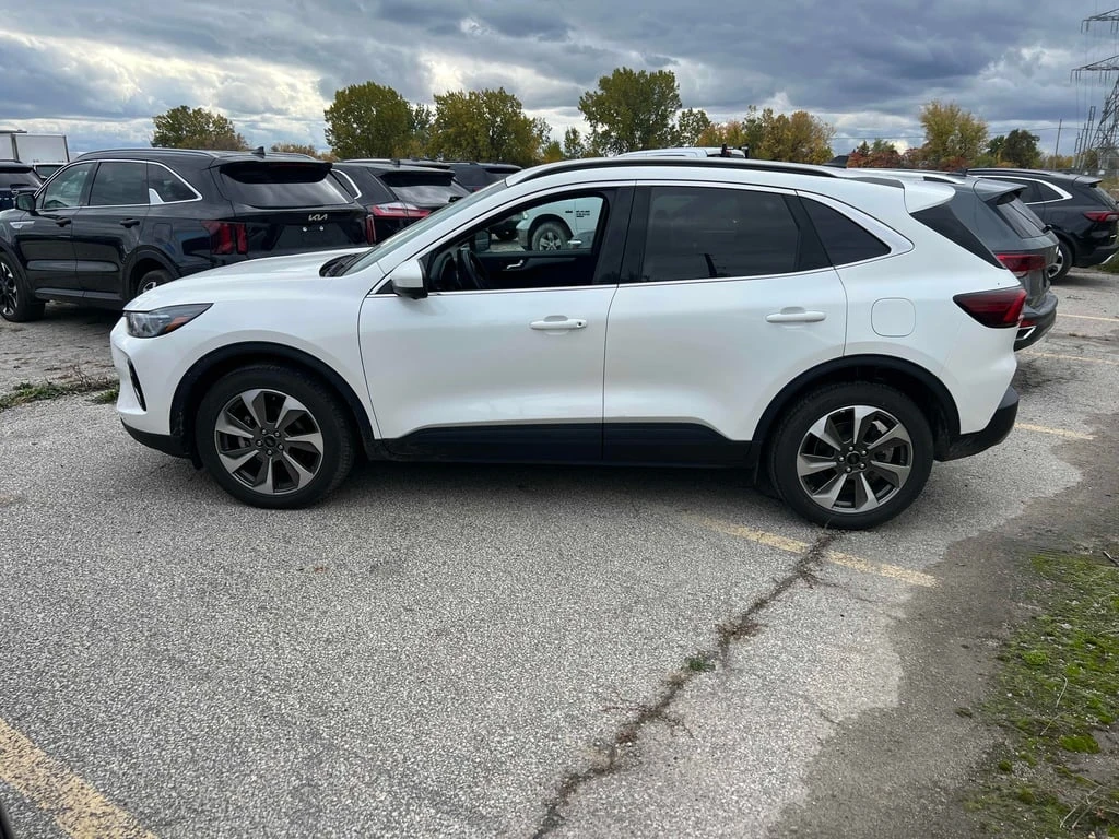 Ford Escape 2023 Platinum * CARFAX * БЕЗ ПЪРВОНАЧАЛНА ВНОСКА - изображение 3