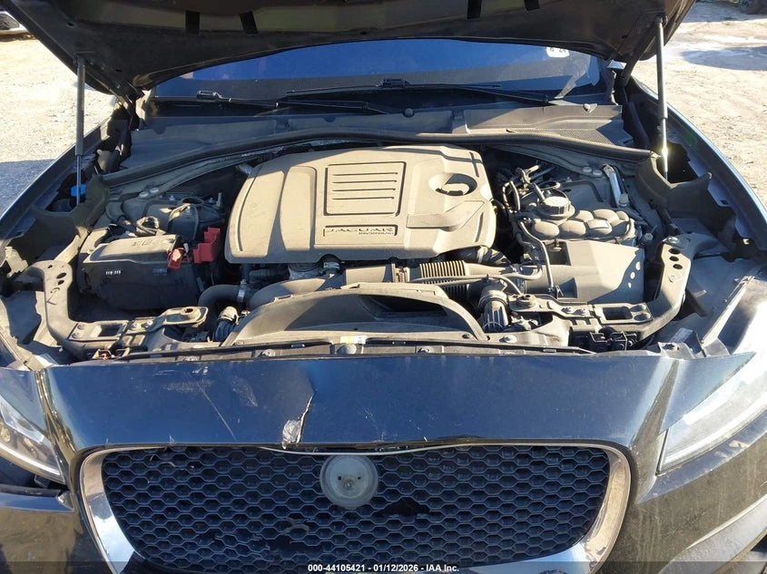 Jaguar F-PACE 2l 25T Premium - изображение 10