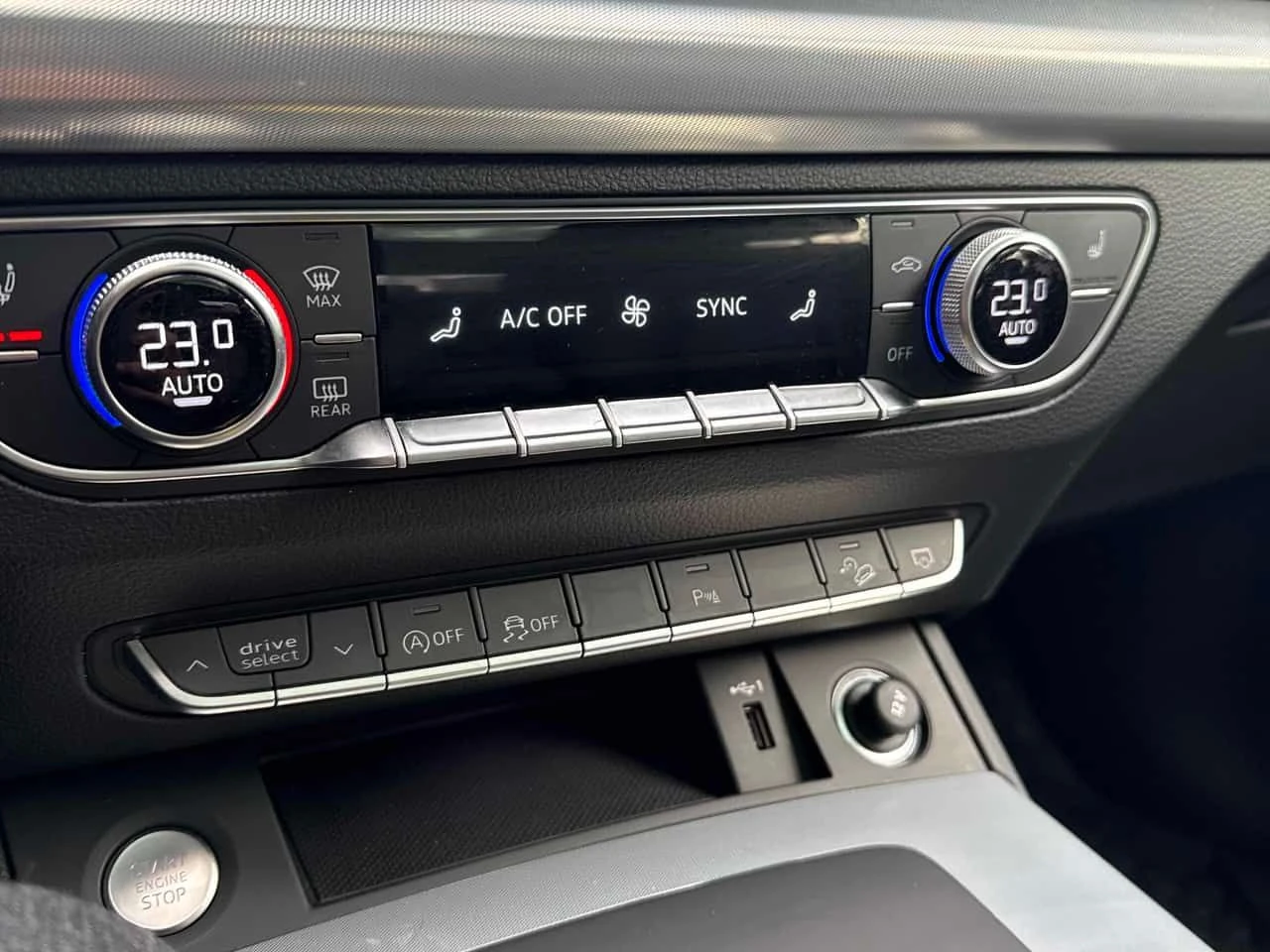 Audi Q5 PROGRESSIV/CARFAX/ДИСТРОНИК/ПАНОРАМА/ПОДГРЕВИ/, снимка 12 - Автомобили и джипове - 53818840