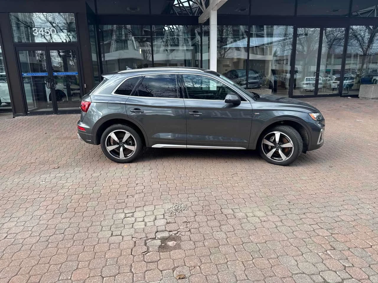 Audi Q5 PROGRESSIV/CARFAX/ДИСТРОНИК/ПАНОРАМА/ПОДГРЕВИ/, снимка 4 - Автомобили и джипове - 53818840