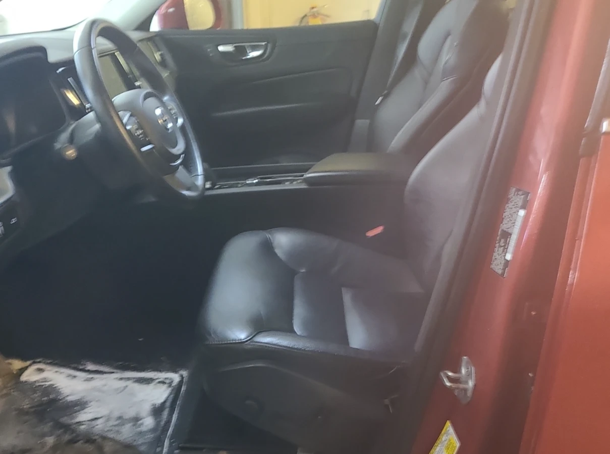 Volvo XC60 2022 Volvo XC60 MOMENTUM, снимка 5 - Автомобили и джипове - 53826981