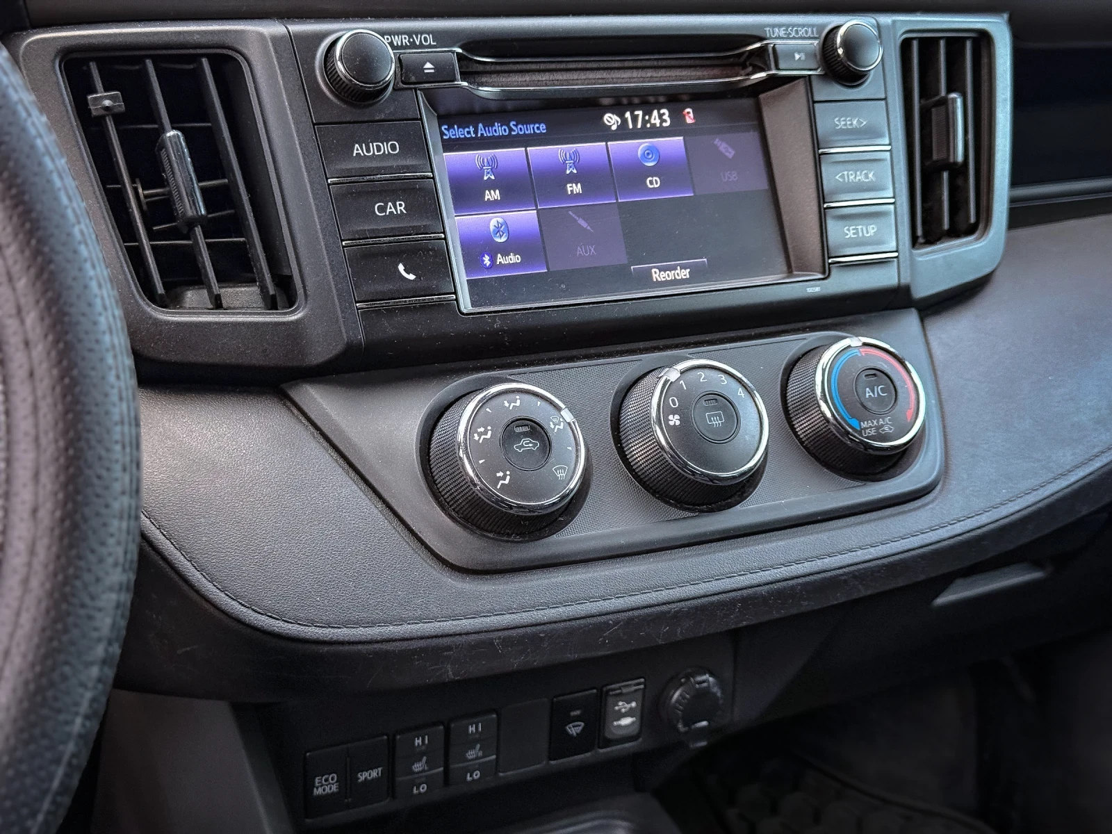 Toyota Rav4 * DISTRONIC* LANEASSIST* ЛИЗИНГ, снимка 13 - Автомобили и джипове - 53867131