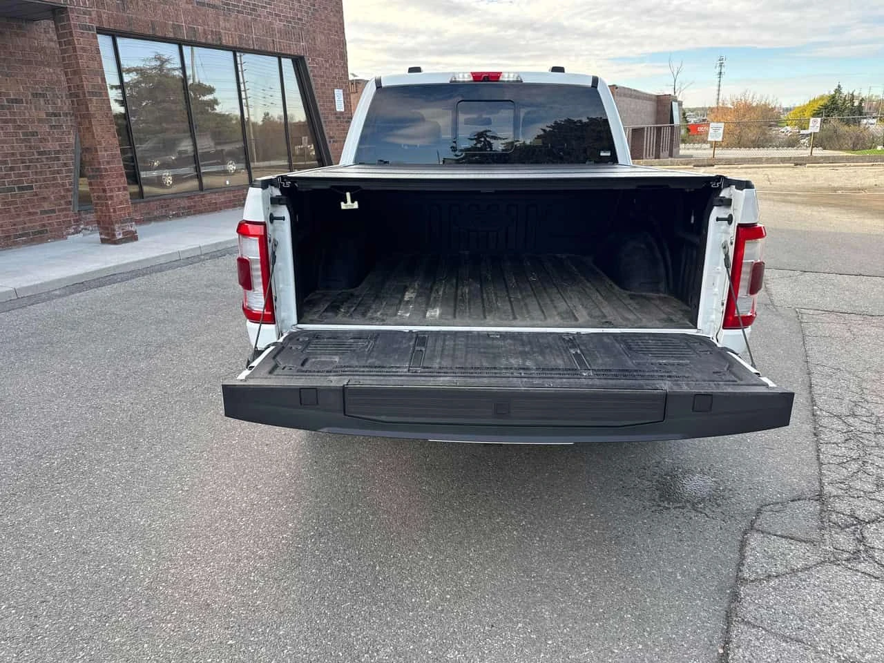 Ford F150 * LARIAT * ПОДГРЕВ* ОБДУХВАНЕ* ПАНОРАМА* КОЖА* , снимка 16 - Автомобили и джипове - 54455048