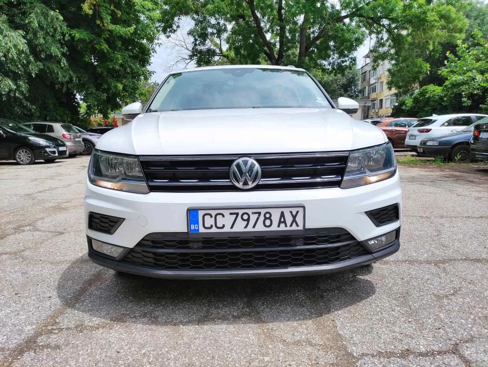 VW Tiguan 2.0 TDI , снимка 2 - Автомобили и джипове - 54788577