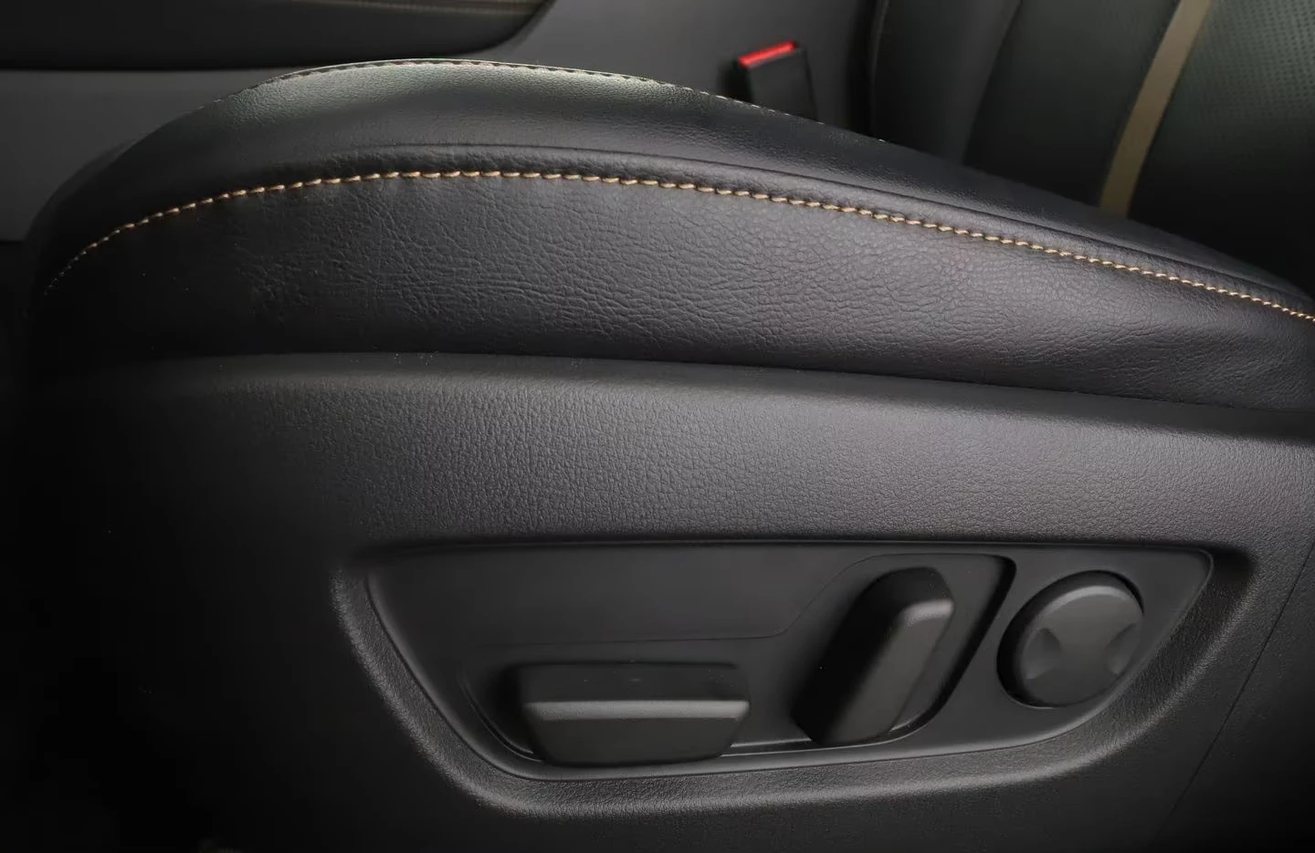 Mazda CX-80 e-SKYACTIVE/328HP/7S/HOMURA/AWD/CAM/HUD/MEMO/461q, снимка 14 - Автомобили и джипове - 55051213