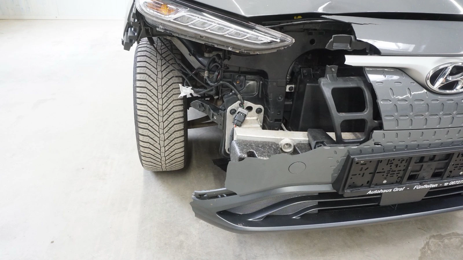 Hyundai Kona 42 kw, Термопомпа, снимка 4 - Автомобили и джипове - 55058703