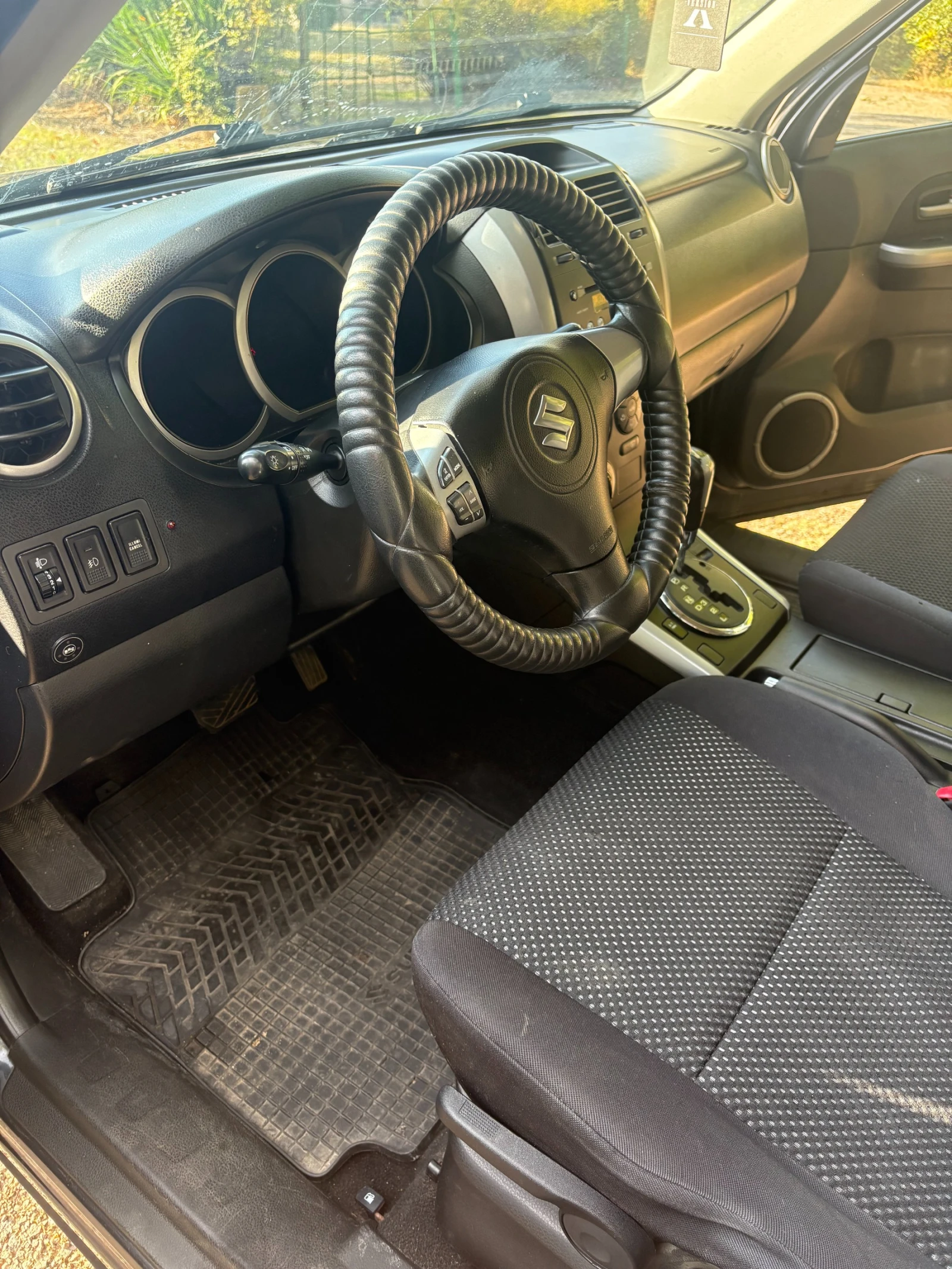Suzuki Grand vitara, снимка 8 - Автомобили и джипове - 56661893