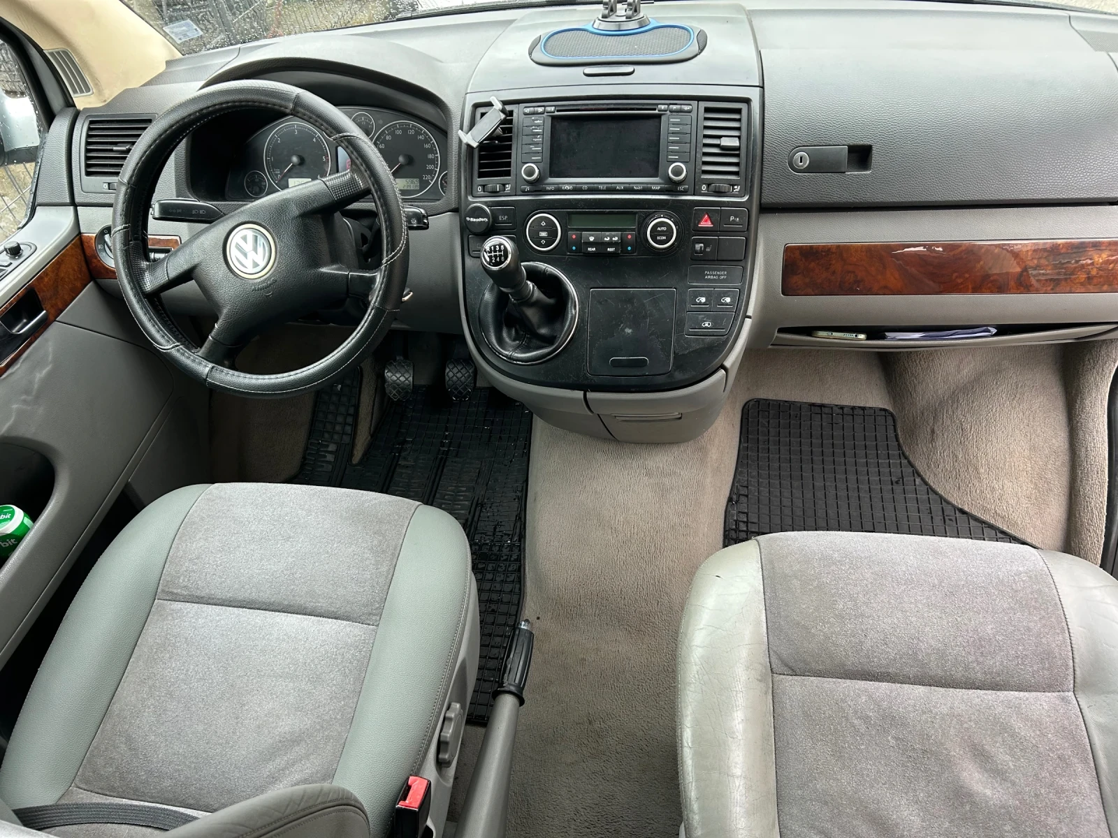 VW Multivan 2.5TDI-174-High Line, снимка 13 - Бусове и автобуси - 53849661