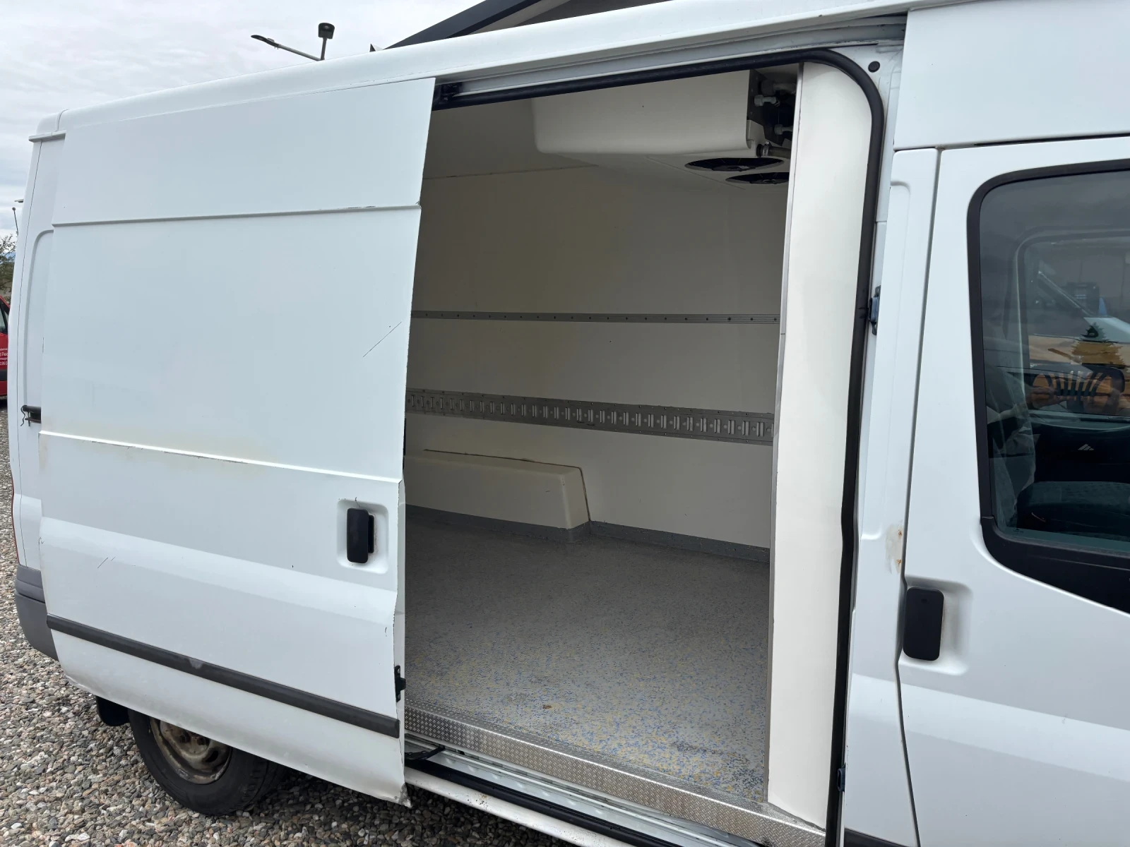 Ford Transit 2.2 140КС КЛИМА ХЛАДИЛЕН EURO5, снимка 9 - Бусове и автобуси - 56231984