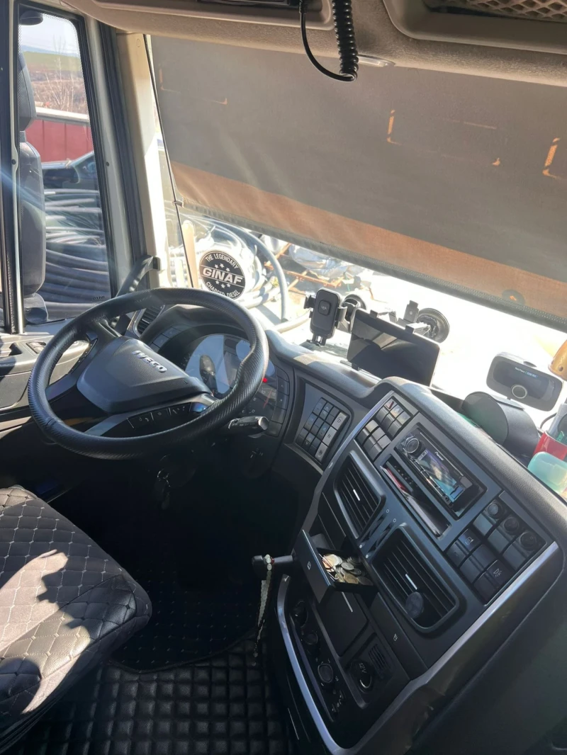 Iveco Stralis, снимка 8 - Камиони - 49145695