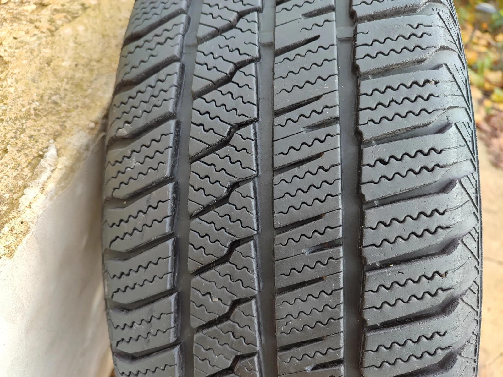 ���� � ������ 215/65R16 | Mobile.bg � ����������� 2