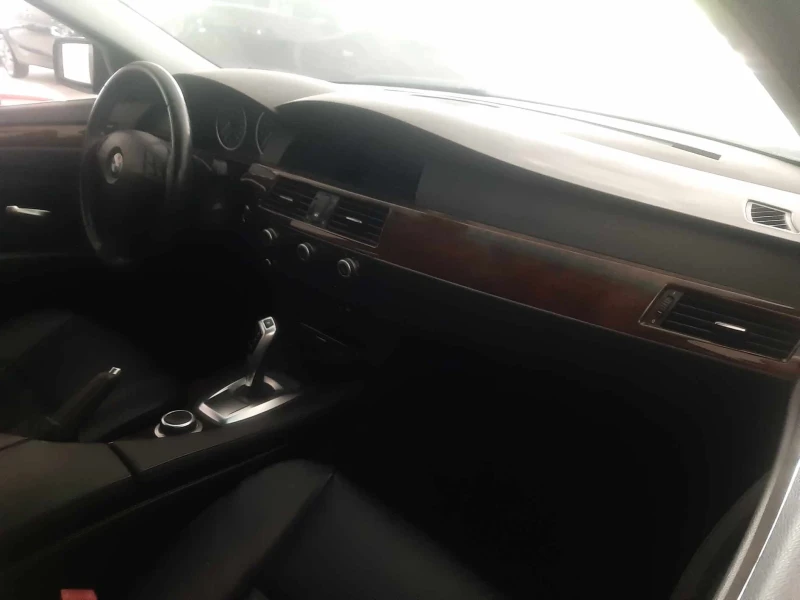 BMW 530 Климатроник, кожа, снимка 13 - Автомобили и джипове - 45251380