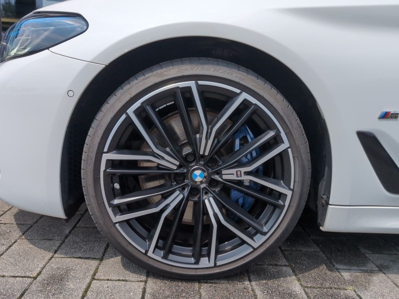 BMW 540 d xDrive M-Sport Laser/360/Panorama/FULL, снимка 14 - Автомобили и джипове - 46458078