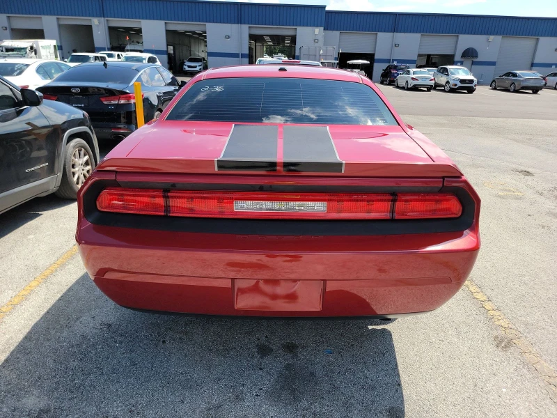 Dodge Challenger SE, снимка 6 - Автомобили и джипове - 47340962